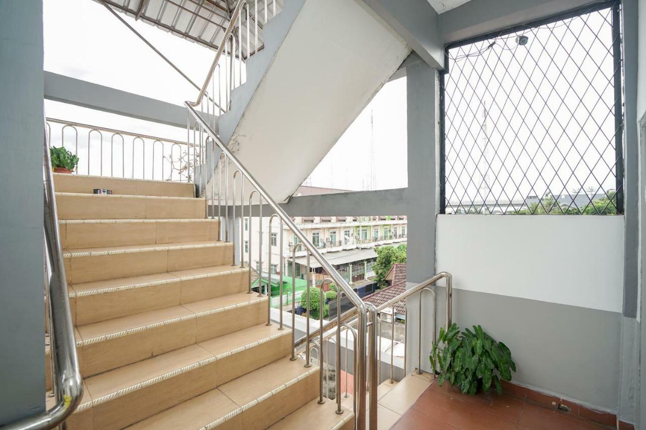 Koolkost Near Palembang Icon Mall 4 Buitenkant foto